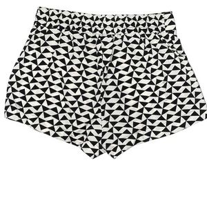 Charlotte Russe Black and White Mini Triangle Patterned Shorts Size Small